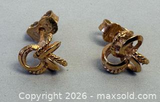 MaxSold Auction: (2) Pair of 9K GOLD Earrings - Marked on one pair  - Toronto (Ontario, Canada) SELLER MANAGED Reseller Online Auction - Chesswood Drive