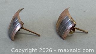 MaxSold Auction: (2) Pair of GOLD Earrings - Marked  - Toronto (Ontario, Canada) SELLER MANAGED Reseller Online Auction - Chesswood Drive