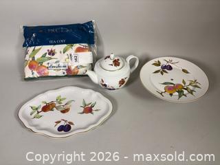 MaxSold Auction: (4) ROYAL WORCESTER Items  - Toronto (Ontario, Canada) SELLER MANAGED Reseller Online Auction - Chesswood Drive