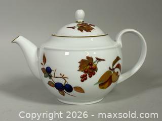 MaxSold Auction: (4) ROYAL WORCESTER Items  - Toronto (Ontario, Canada) SELLER MANAGED Reseller Online Auction - Chesswood Drive