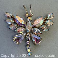 MaxSold Auction: SHERMAN Vintage Dragonfly Brooch - Toronto (Ontario, Canada) SELLER MANAGED Reseller Online Auction - Chesswood Drive
