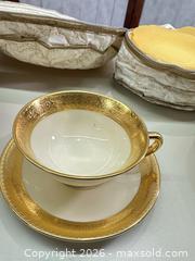 MaxSold Auction: Lenox Westchester 11-inch Porcelain Dinner Plate, White with Gold Rim - Warwick (Rhode Island, USA) SELLER MANAGED Reseller Online Auction - Warwick Avenue