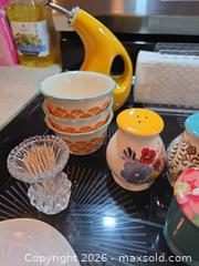 MaxSold Auction: 6-10 Piece Assorted Kitchen Accessories Lot - Ceramic, Glass, Plastic - Aurora (Colorado, USA) SELLER MANAGED Estate Sale Online Auction - East Lasalle Place