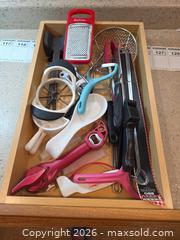 MaxSold Auction: Assorted Kitchen Utensil Set - 6-10 Pieces (Betty Crocker & Generic) - Aurora (Colorado, USA) SELLER MANAGED Estate Sale Online Auction - East Lasalle Place
