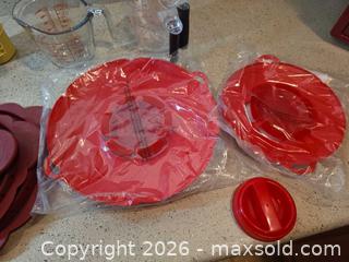 MaxSold Auction: Kitchen silicone lids, measuring cups/spoons & glass cake stand - Aurora (Colorado, USA) SELLER MANAGED Estate Sale Online Auction - East Lasalle Place