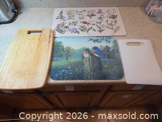 MaxSold Auction: Lot of 4 Cutting Boards, Mixed Materials, Medium & Large - Aurora (Colorado, USA) SELLER MANAGED Estate Sale Online Auction - East Lasalle Place