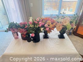 MaxSold Auction: Mixed Silk Floral Arrangements with Vases and Containers - Aurora (Colorado, USA) SELLER MANAGED Estate Sale Online Auction - East Lasalle Place