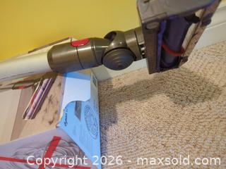 MaxSold Auction: Dyson V7 Cordless Stick Vacuum - Rechargeable Battery - Saanich (British Columbia, Canada) PARTNER MANAGED Moving Online Auction - Emily Carr Drive (CONDO)
