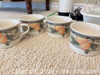 MaxSold Auction: Mixed Kitchenware Lot: Cookware, Bakeware, Drinkware & Accessories - Saanich (British Columbia, Canada) PARTNER MANAGED Moving Online Auction - Arbutus Road (CONDO)
