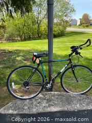 MaxSold Auction: Schwinn Crisscross Hybrid Bike 26 inch Steel Frame G - Richland Township (Pennsylvania, USA) PARTNER MANAGED Moving Online Auction - Winterthur Lane