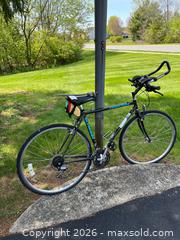 MaxSold Auction: Schwinn Crisscross Hybrid Bike 26 inch Steel Frame G - Richland Township (Pennsylvania, USA) PARTNER MANAGED Moving Online Auction - Winterthur Lane