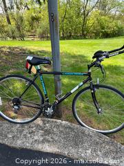 MaxSold Auction: Schwinn Crisscross Hybrid Bike 26 inch Steel Frame G - Richland Township (Pennsylvania, USA) PARTNER MANAGED Moving Online Auction - Winterthur Lane