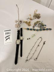 MaxSold Auction: Women's Costume Jewelry Lot: Necklaces, Bracelets, Earrings, Watches BS1 - Richland Township (Pennsylvania, USA) PARTNER MANAGED Moving Online Auction - Winterthur Lane