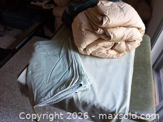 MaxSold Auction: Light King Size Feather Comforter with Green Custom Made Cover - Toronto (Ontario, Canada) SELLER MANAGED Downsizing Online Auction - Blyth Dale Road