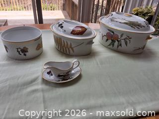 MaxSold Auction: Royal Worcester England 2 - Toronto (Ontario, Canada) SELLER MANAGED Downsizing Online Auction - Blyth Dale Road