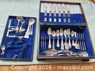 MaxSold Auction: Silver Plate Dinner Set for 8 people - Toronto (Ontario, Canada) SELLER MANAGED Downsizing Online Auction - Blyth Dale Road