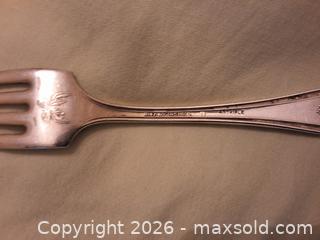 MaxSold Auction: Silver Plate Dinner Set for 8 people - Toronto (Ontario, Canada) SELLER MANAGED Downsizing Online Auction - Blyth Dale Road