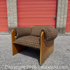 MaxSold Auction: Renaissance Easy Chair by Muller & Stewart, 1970s  - Toronto (Ontario, Canada) PARTNER MANAGED Reseller Online Auction - Crouse Road (STORAGE)