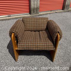 MaxSold Auction: Renaissance Easy Chair by Muller & Stewart, 1970s  - Toronto (Ontario, Canada) PARTNER MANAGED Reseller Online Auction - Crouse Road (STORAGE)