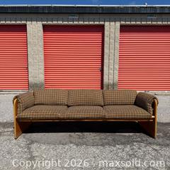 MaxSold Auction: Renaissance Easy Sofa by Muller & Stewart, 1970s  - Toronto (Ontario, Canada) PARTNER MANAGED Reseller Online Auction - Crouse Road (STORAGE)
