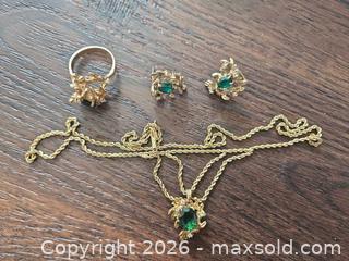 MaxSold Auction: 14kt Yellow Gold Art Nouveau Green Gemstone Jewelry Set - Los Angeles (California, USA) PARTNER MANAGED Moving Online Auction - West 36th Street (CONDO)