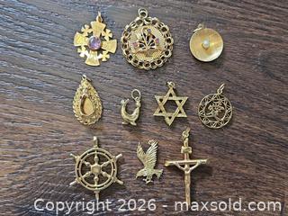 MaxSold Auction: Lot of 10 14K Yellow Gold Pendant / Charm Assorted Themes - Los Angeles (California, USA) PARTNER MANAGED Moving Online Auction - West 36th Street (CONDO)