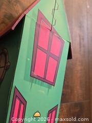 MaxSold Auction: Nickelodeon AnimeWorks Teal/Pink/Purple DVD Box Packaging - Los Angeles (California, USA) PARTNER MANAGED Moving Online Auction - West 36th Street (CONDO)