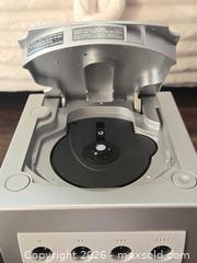MaxSold Auction: Nintendo GameCube (Silver) & White Xbox 360 with Controller - Los Angeles (California, USA) PARTNER MANAGED Moving Online Auction - West 36th Street (CONDO)