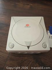 MaxSold Auction: Sega Dreamcast HKT-3020 Video Game Console (White) - Los Angeles (California, USA) PARTNER MANAGED Moving Online Auction - West 36th Street (CONDO)