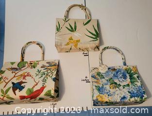 MaxSold Auction: Vintage Margaret Smith Handbags. - East Hartford (Connecticut, USA) SELLER MANAGED Downsizing Online Auction - Hills Street