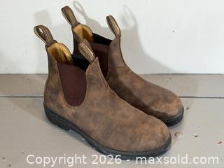MaxSold Auction: Blundstone Chelsea Boots Brown – Size 9.5 AU / 10.5 US – Like New - Hamilton (Ontario, Canada) SELLER MANAGED Estate Sale Online Auction - Park Street West