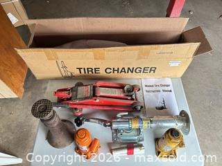 MaxSold Auction: Lot of Assorted Jacks & Accessories – Wilmar & Unbranded - Acme (Alberta, Canada) PARTNER MANAGED Moving Online Auction - Township Road 292