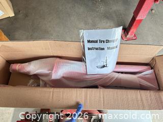 MaxSold Auction: Lot of Assorted Jacks & Accessories – Wilmar & Unbranded - Acme (Alberta, Canada) PARTNER MANAGED Moving Online Auction - Township Road 292