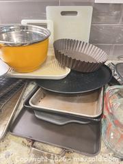 MaxSold Auction: Baking & Bakeware Set: Pans, Mixing Bowl, Measuring Cup - Frisco (Texas, USA) PARTNER MANAGED Downsizing Online Auction - Miramar Drive