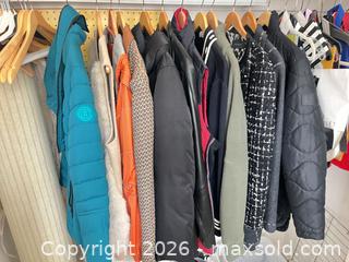MaxSold Auction: Mixed Women's Coats & Jackets Lot - Assorted Brands - Frisco (Texas, USA) PARTNER MANAGED Downsizing Online Auction - Miramar Drive
