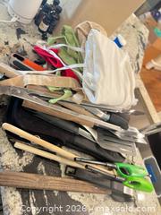MaxSold Auction: Williams Sonoma Kitchen Utensil Set - Frisco (Texas, USA) PARTNER MANAGED Downsizing Online Auction - Miramar Drive