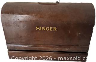 MaxSold Auction: Vintage Singer Sewing Machine - Model 99 (1930's)  - Toronto (Ontario, Canada) SELLER MANAGED Downsizing Online Auction - Findlay Boulevard