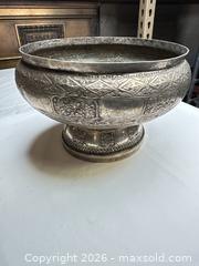 MaxSold Auction: Large Silver-Plate Footed Bowl / Centerpiece - Morgan Hill (California, USA) PARTNER MANAGED Estate Sale Online Auction - Dougherty Avenue