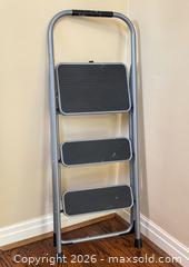 MaxSold Auction: Easy Reach 3-Step Metal Step Stool Ladder  - Toronto (Ontario, Canada) PARTNER MANAGED Estate Sale Online Auction - Kimbark Boulevard