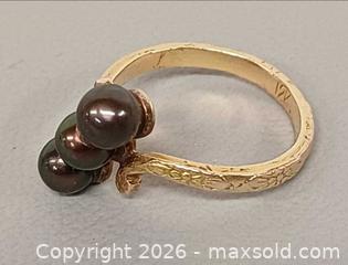 MaxSold Auction: 12K Gold With Nature Tahitian Pearls Ring Size 6 Marked  - Toronto (Ontario, Canada) PARTNER MANAGED Reseller Online Auction - Queen Street West