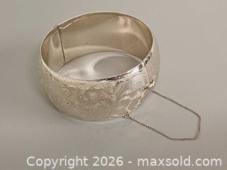 MaxSold Auction: (925) Sterling Silver Floral Engraved Bangle Bracelet Marked  - Toronto (Ontario, Canada) PARTNER MANAGED Reseller Online Auction - Queen Street West