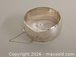 MaxSold Auction: (925) Sterling Silver Floral Engraved Bangle Bracelet Marked  - Toronto (Ontario, Canada) PARTNER MANAGED Reseller Online Auction - Queen Street West