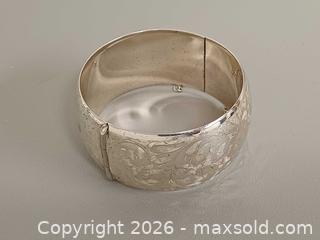 MaxSold Auction: (925) Sterling Silver Floral Engraved Bangle Bracelet Marked  - Toronto (Ontario, Canada) PARTNER MANAGED Reseller Online Auction - Queen Street West