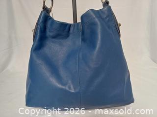 MaxSold Auction: Coach Penelope Blue Leather Hobo Shoulder Handbag F19535 - Toronto (Ontario, Canada) PARTNER MANAGED Reseller Online Auction - Queen Street West