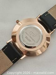 MaxSold Auction: Daniel Wellington Classic Sheffield Quartz Watch Working  - Toronto (Ontario, Canada) PARTNER MANAGED Reseller Online Auction - Queen Street West