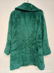 MaxSold Auction: Max Mara Studio Green Alpaca/ Wool Textured Women's Coat Size 8 - Toronto (Ontario, Canada) PARTNER MANAGED Reseller Online Auction - Queen Street West