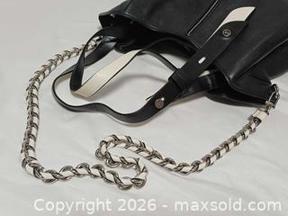 MaxSold Auction: Michael Kors Downtown Astro Large Black Pebbled Leather Shoulder Bag - Toronto (Ontario, Canada) PARTNER MANAGED Reseller Online Auction - Queen Street West