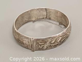 MaxSold Auction: Vintage Birks Sterling Silver Etching Hinged Cuff Bangle Bracelet Marked  - Toronto (Ontario, Canada) PARTNER MANAGED Reseller Online Auction - Queen Street West
