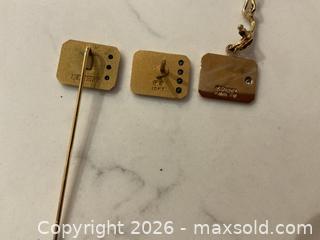 MaxSold Auction: 10K Gold  - Toronto (Ontario, Canada) PARTNER MANAGED Estate Sale Online Auction - Longbow Square