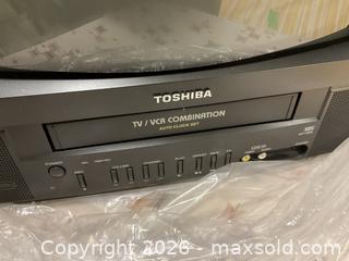 MaxSold Auction: Great for cottage Toshiba 13" TV/VCR Combo - Toronto (Ontario, Canada) PARTNER MANAGED Estate Sale Online Auction - Longbow Square